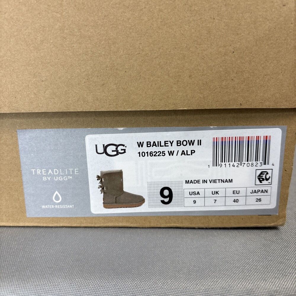 Womens UGG Boots Sz 9 Bailey Bow  Short ALP Antelope Green Suede Boho Festival - Picture 16 of 16